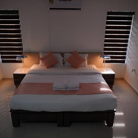 Chandra Inn Колам Екстериор снимка