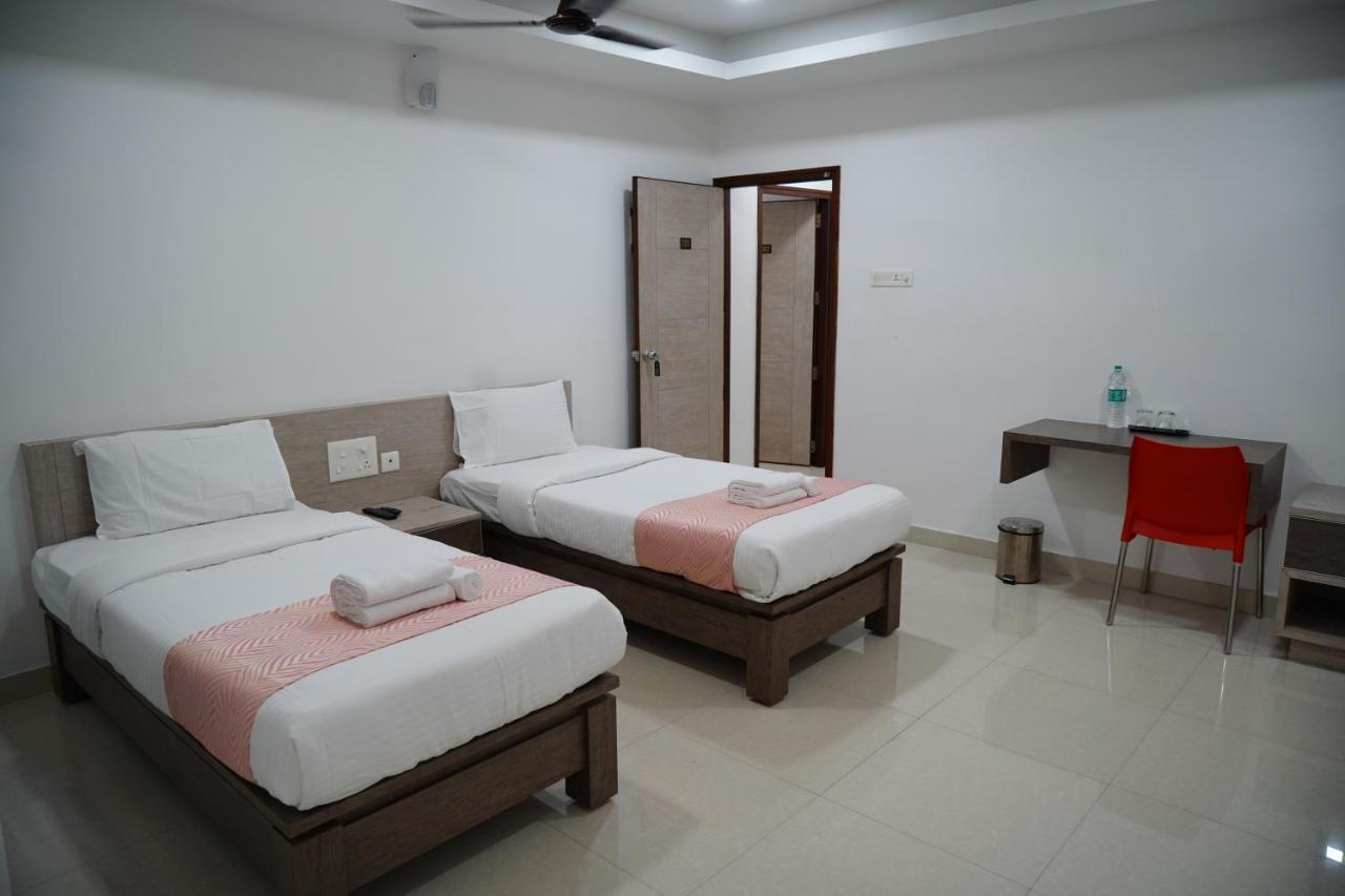 Chandra Inn Колам Екстериор снимка