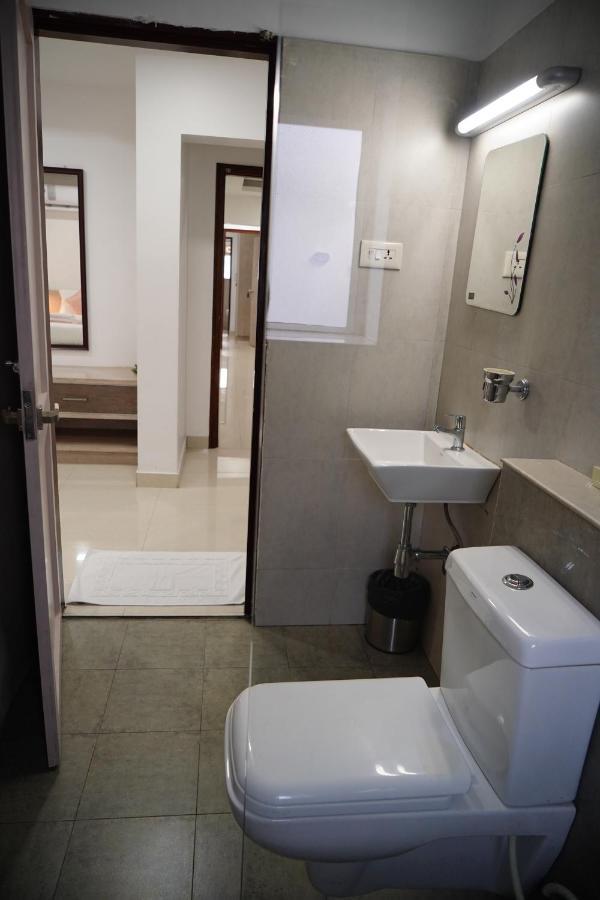 Chandra Inn Колам Екстериор снимка